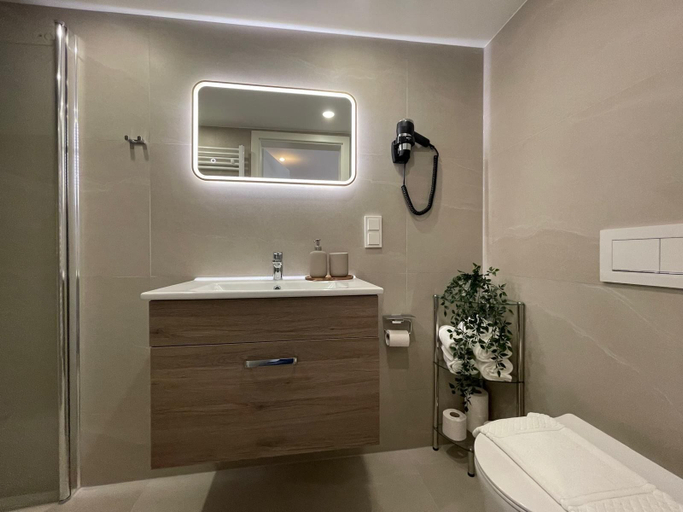 Bathroom 2, Five Studios - Premium Rooms, Kaiserslautern