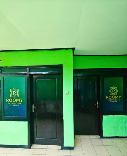 Exterior, Roomy Guesthouse, Malang