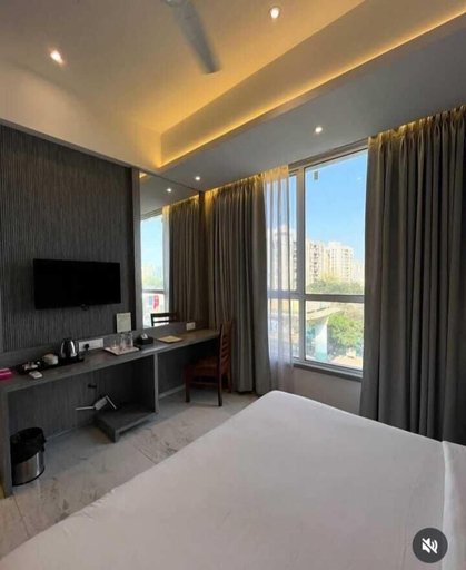 Room 2, Hotel La Dahlia, Thane