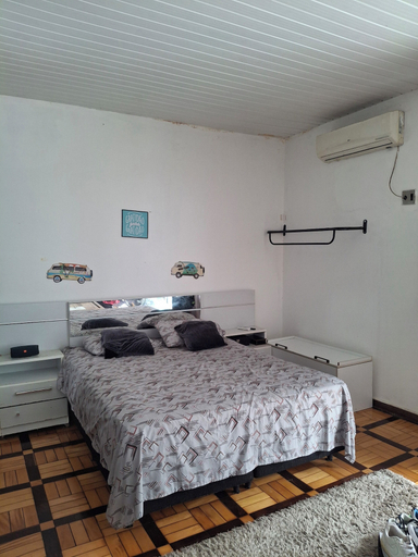 Others 4, Quarto em casa compartilhada, Belém