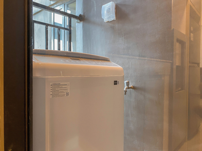 Bathroom 5, Spacious Warm 2Br At Apartment Meikarta, Cikarang