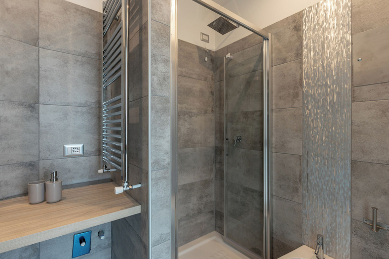 Bathroom 4, Two Combined Studios with Terrace, Genova