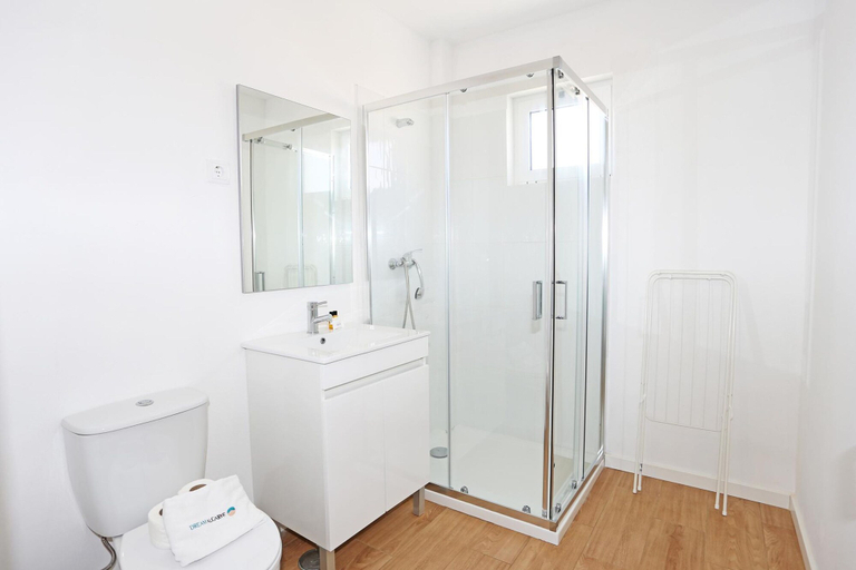 Room 4, X 09 - 1 Bed Apartment in Quinta da Ponte, Lagos