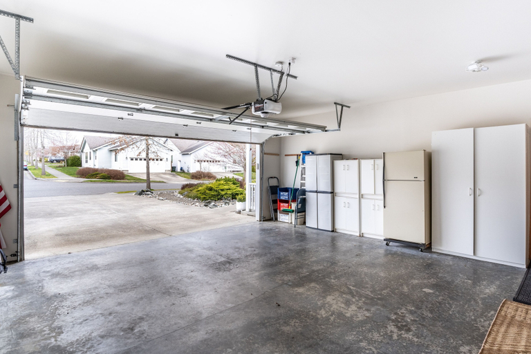 Property grounds 5, 3BR with Game Room, near Seattle & Vancouver, Whatcom