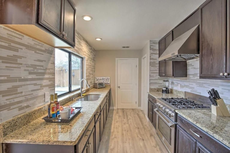 Private kitchen 3, Texas - Collins 3210 5 Bedroom Home, Dallas