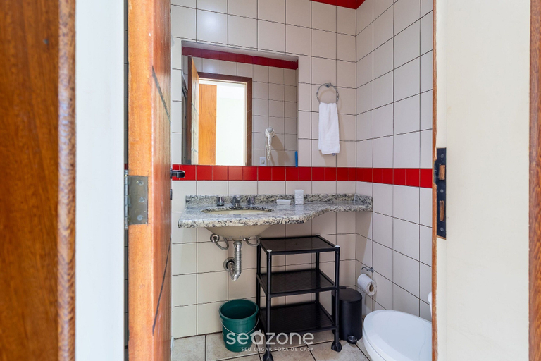 Bathroom 2, Apt c/ Varanda in Condominio Pe na Areia Iho127, Florianopolis