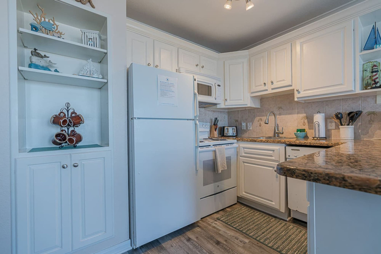 Private kitchen, Get Beach Dazed in Galveston, Galveston
