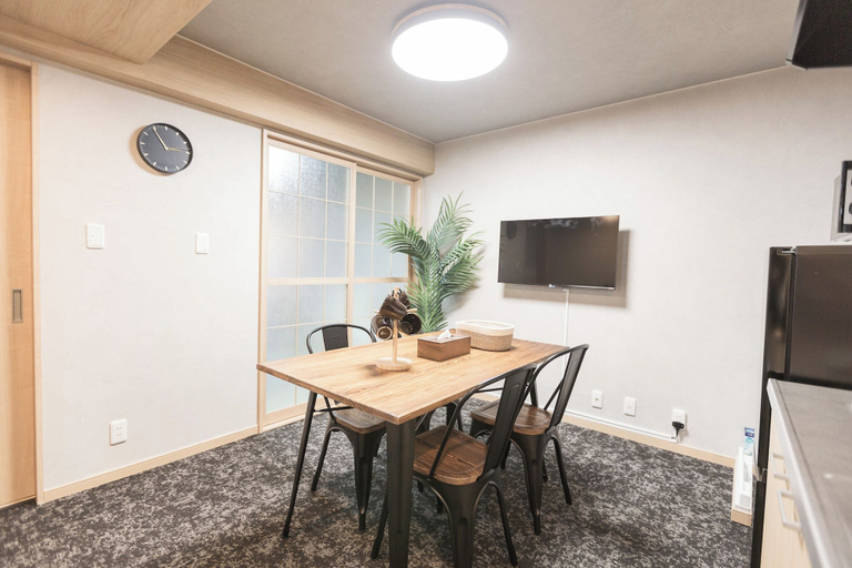 Room 4, b&Kuromon, Osaka