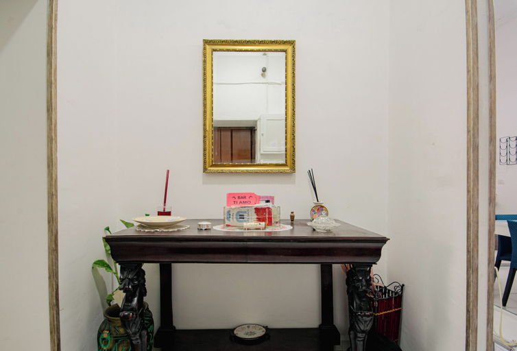 Living area 2, MAESTOSA CASA IN NAPOLI CENTRO, Napoli