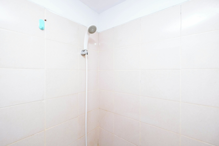 Bathroom 5, Simply Studio Room At Titanium Square Apartment, East Jakarta