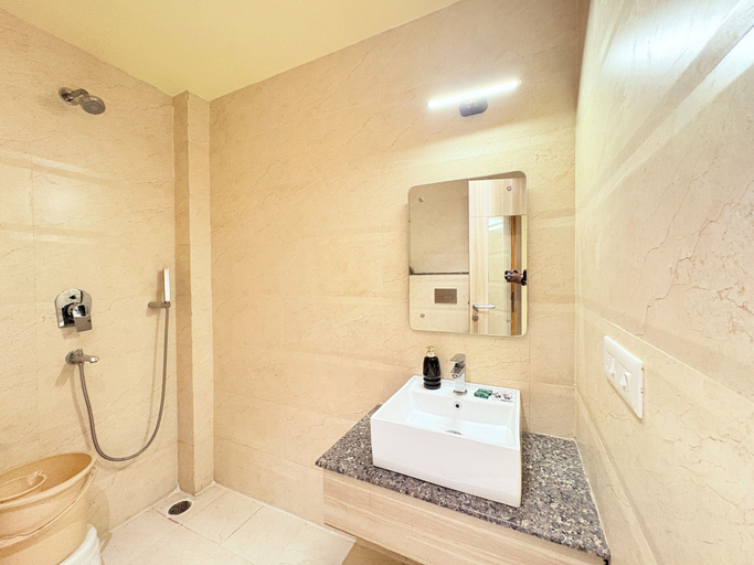 Bathroom 3, Olive turtle Puri, Puri