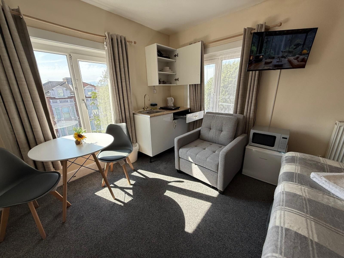 Living area, Studio 32-Free Private Parking, Portsmouth