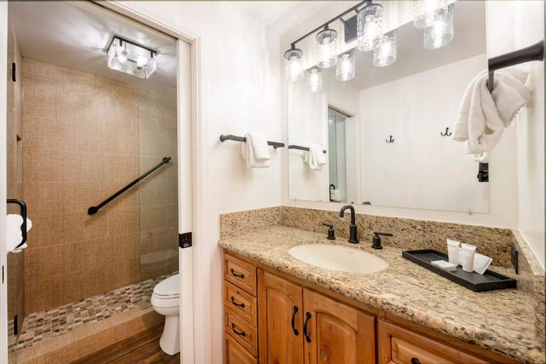 Bathroom 4, Resort Plaza Condominiums 5030 - 5064, Summit