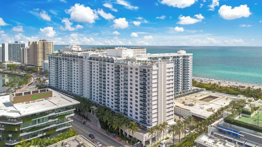 Front of property 3, Stunning Oceanfront 1BR 1 Hotel, Miami-Dade