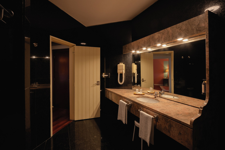 Bathroom 4, Pousada de Valença, Valença