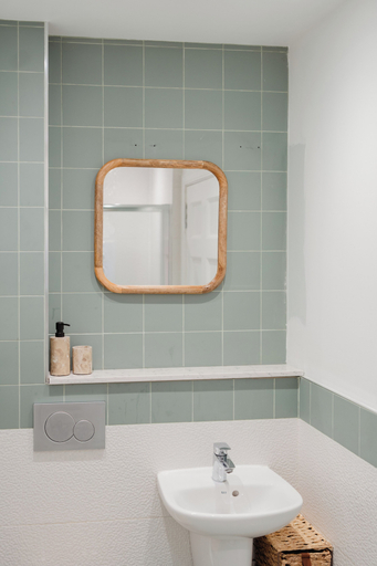 Bathroom 5, Charming Central Mews Home with Secure Parking, Edinburgh