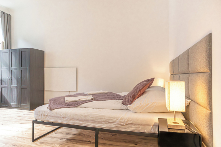 Room 4, Charming 2BR Apt Close to Westbahnhof, Wien