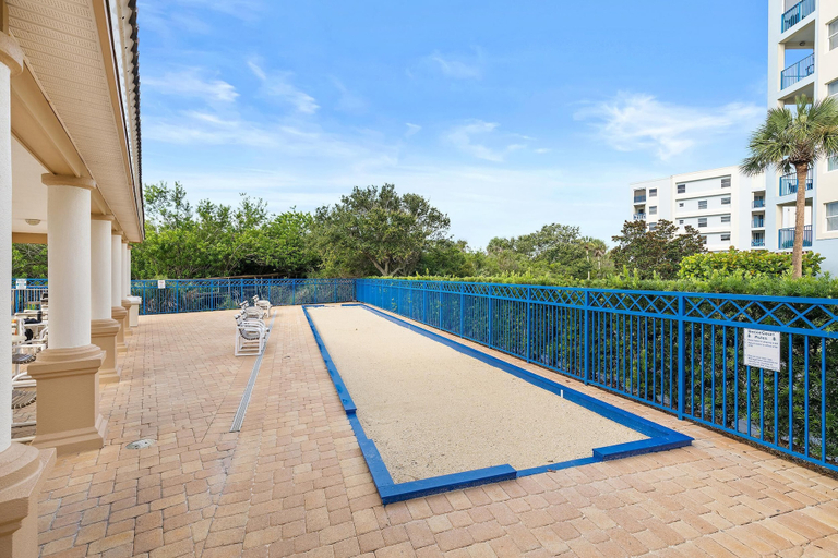 Property grounds 2, Oceanwalk 9-302, Volusia