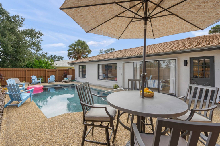 Exterior 5, Gulf Gate Poolside Retreat, Sarasota
