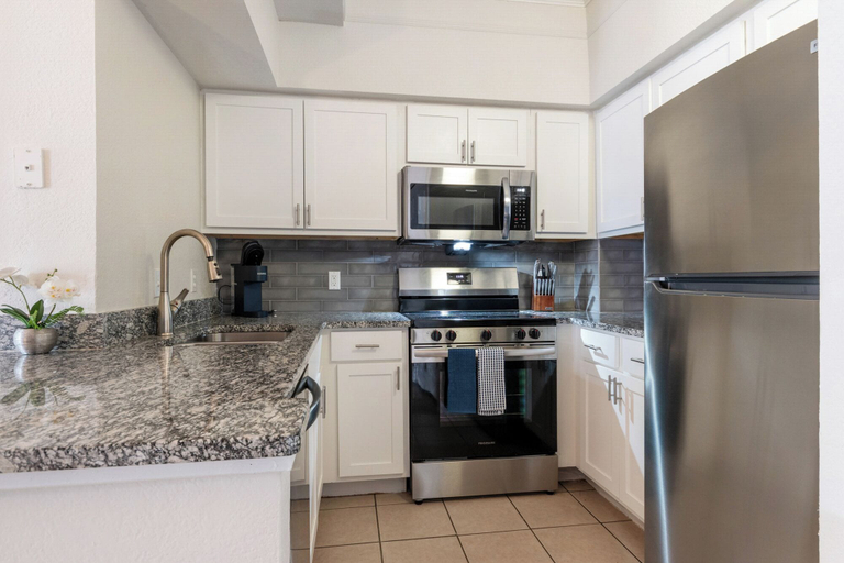 Private kitchen 5, Landing Apartments - Southwest Orlando, Orange