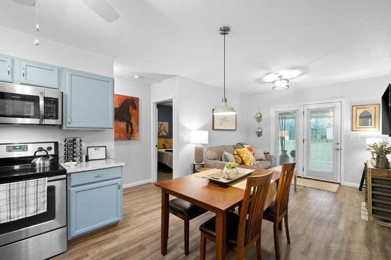 Private kitchen 4, The Flat on Gratton - Lit Covered Outdoor Patio, Montgomery