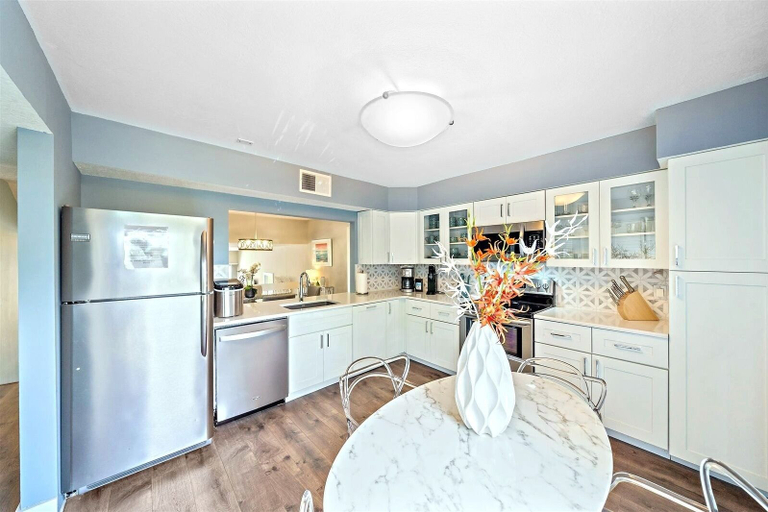 Private kitchen 4, Siesta Beach Retreat 2 Bedroom Townhouse, Sarasota