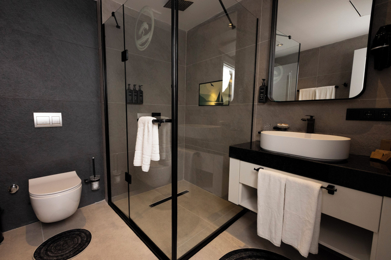 Bathroom 2, PORTO DE GALATA LA BOHEMIAN HOTEL, Beyoğlu