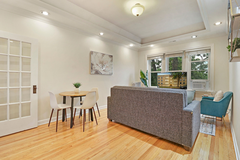 Dining room, Chic 2BR Near Irving Park - Cullom D3, Cook
