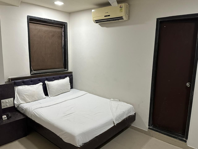 Room 4, Hotel Ajwa, Mumbai Suburban