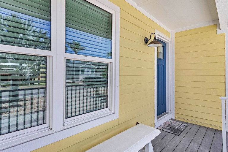 Exterior detail 5, 218 Oasis On Ohio: Stunning Pool Home W/ Dock Access! 3 Bedroom Home, Lee