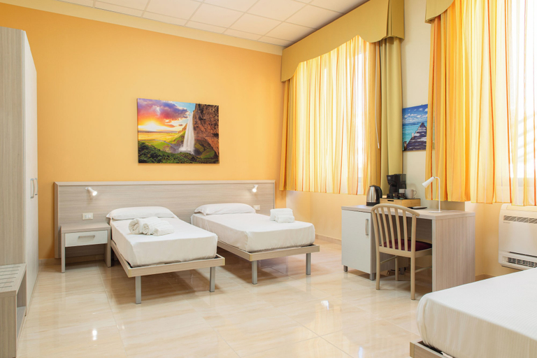 Room 3, Syraka Hotel LR Collection, Syracuse
