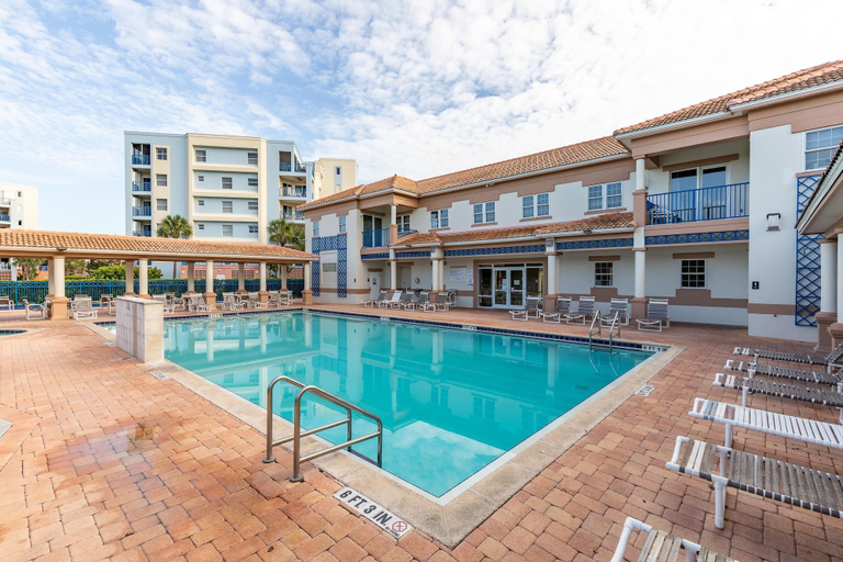 Pool 5, Oceanwalk 11-603, Volusia