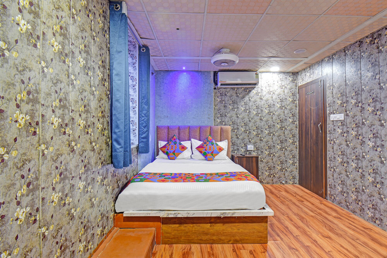 Room 3, Via Arya Inn, Pune