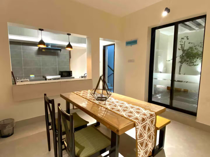 In-room dining 4, CITY VIEWS HOTEL WITH HOUSEKEEPING, Dhaka
