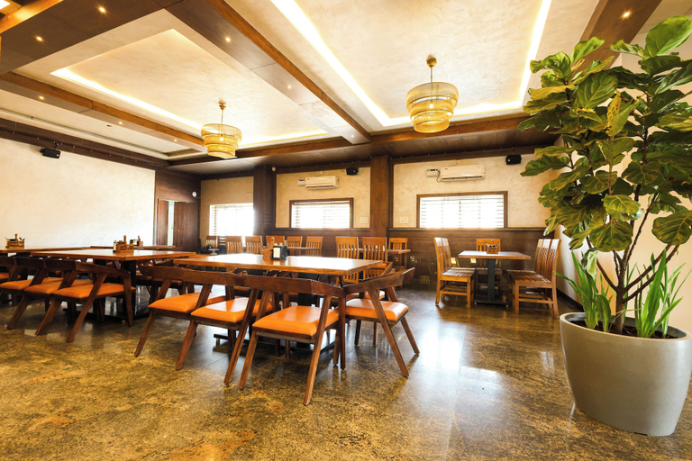 Restaurant 4, SSR Comforts, Mandya