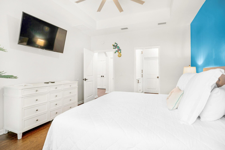 Bedroom 3, Pearl Flamingo, Bay