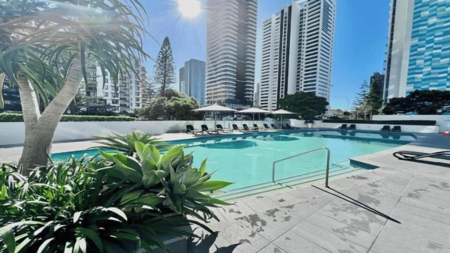 Pool 4, Sky Lounge 4BR Sub Penthouse, Gold Coast