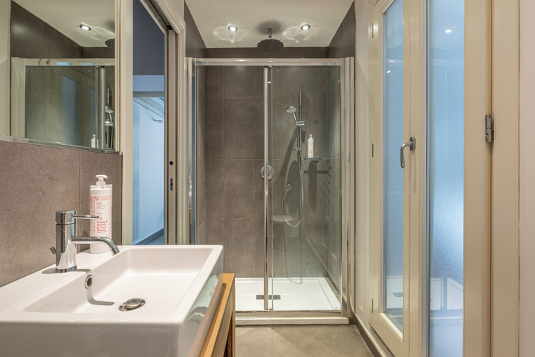 Bathroom 3, MetaM Apartment in the City Center by Wonderful Italy, Palermo