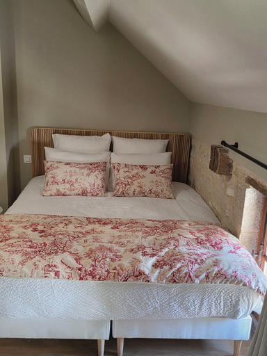 Bedroom 3, Manoir de l'Échauguette, Côte-d'Or