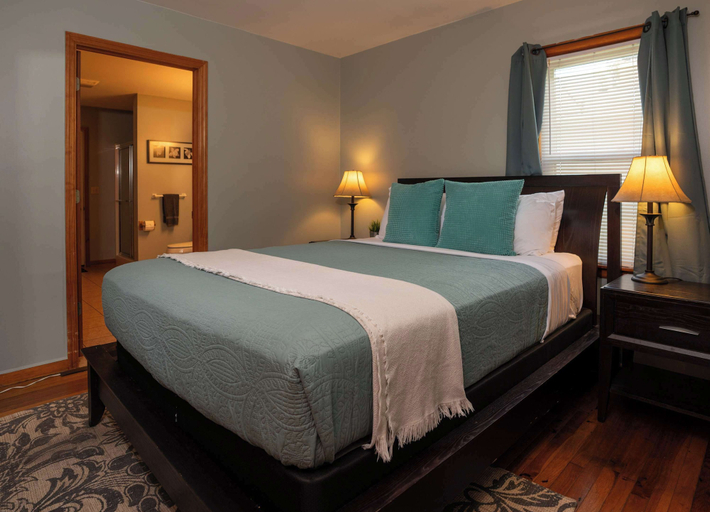 Room 4, Cozy Corner House Stay for 7, Walworth
