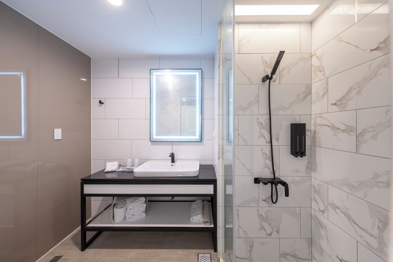 Bathroom 3, Chien Tang Art Hotel, Taoyuan