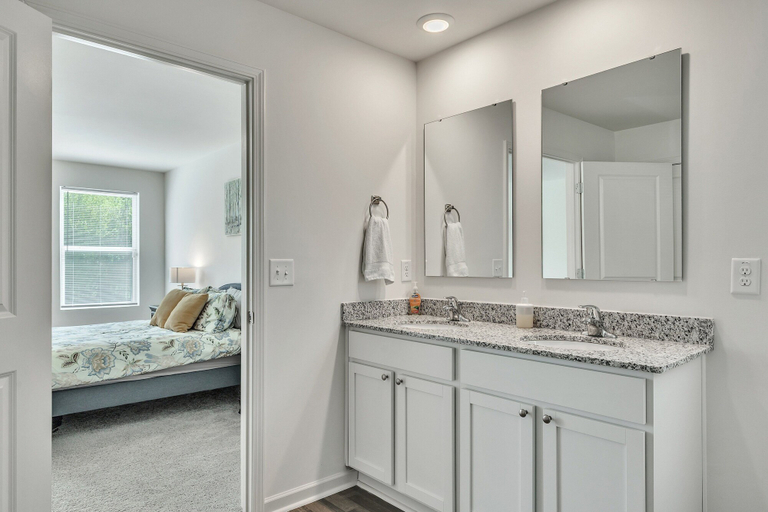 Bathroom 2, 5br Retreat With Garage Parking 5 Bedroom Home, Nash