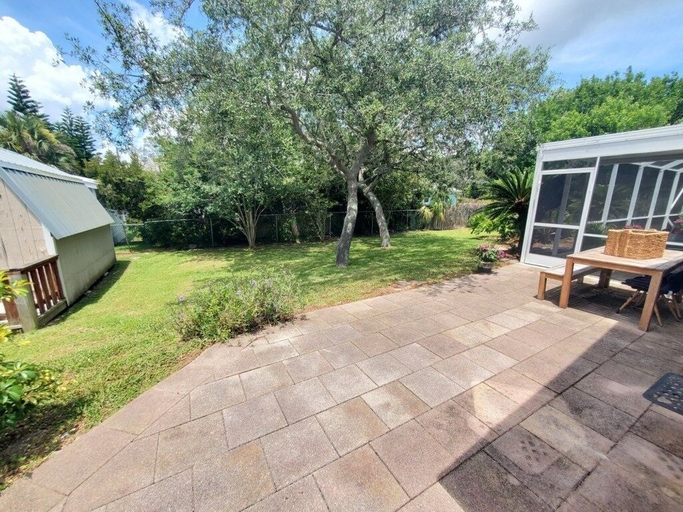 Outdoor dining 3, Beach Blossum 3 Bedroom Home, Saint Johns