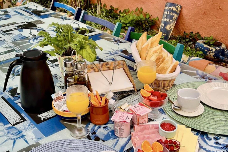 Outdoor dining 5, 6 Bed House Sleeps 12 - Pool, Hot Tub, Fireplace, Alicante