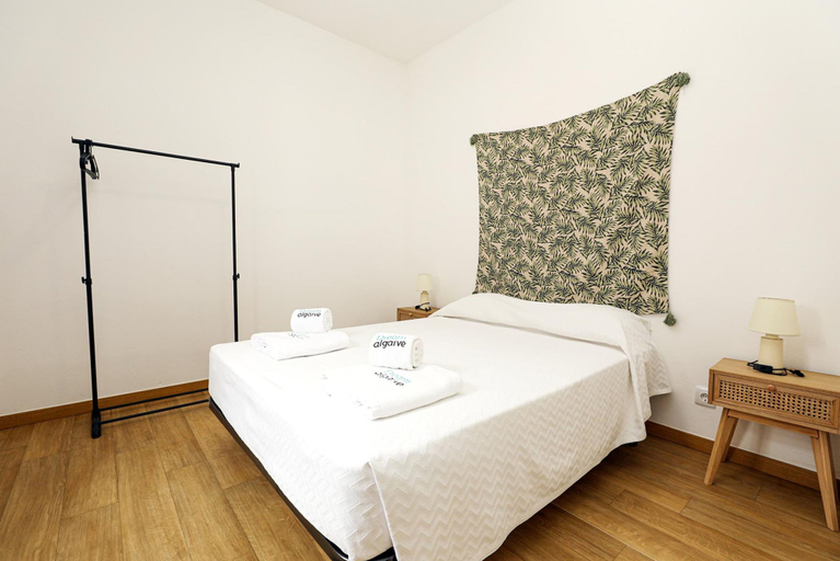 Room 3, B87 - Windmill 2 Bed Apartment in Odiaxere, Lagos