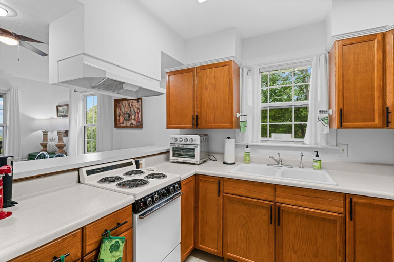 Private kitchen 2, John Wayne View 3 Bedroom Cabin, Cocke