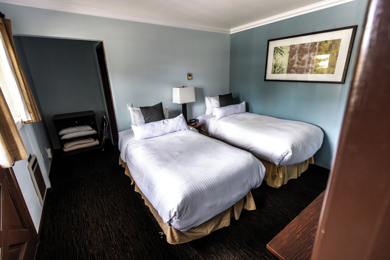 Bedroom 3, The Mammoth Creek Inn, Mono