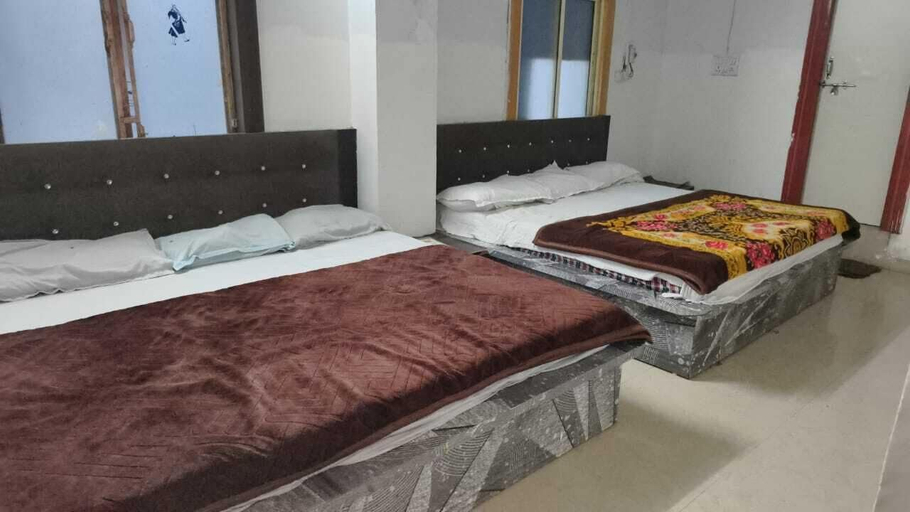 Room 3, Hotel Trishla Inn Lodging & Boarding, Gwalior