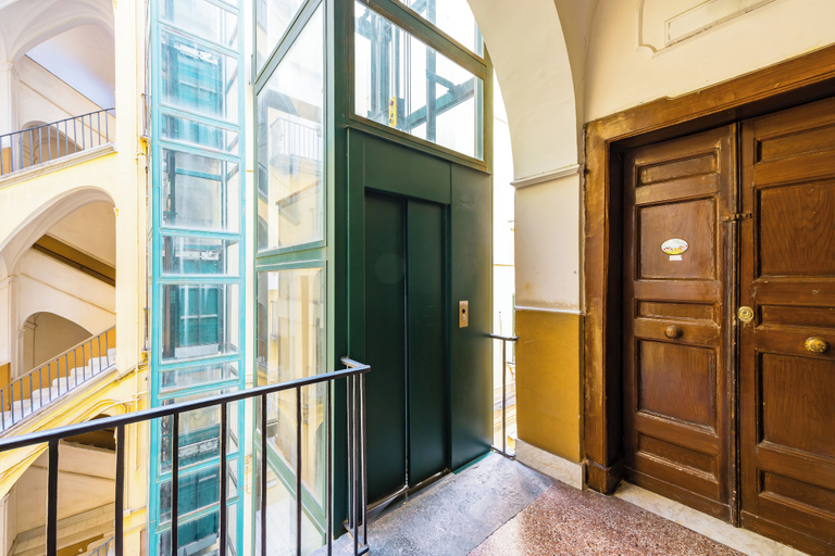 Elevator 4, Metro Università Apartment by Wonderful Italy, Napoli