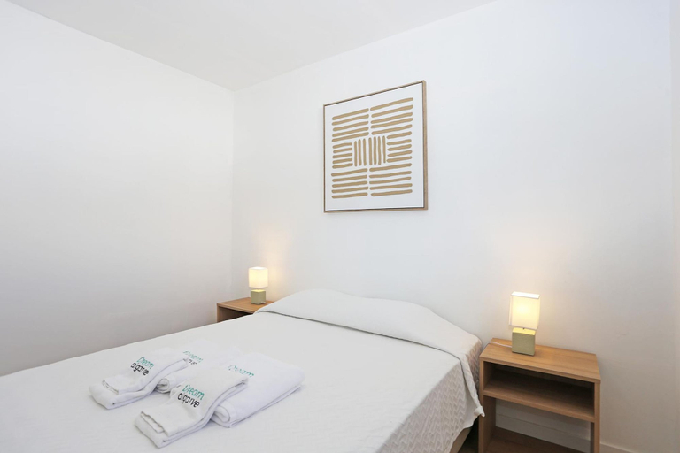 Room 3, X 04 - 1 Bed Apartment in Quinta da Ponte, Lagos